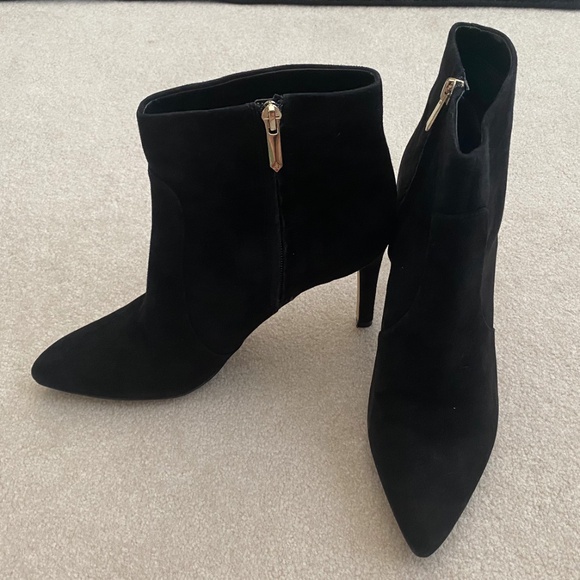 SAM EDELMAN SUEDE POINTED TOE ANKLE BOOTIES - Picture 1 of 14